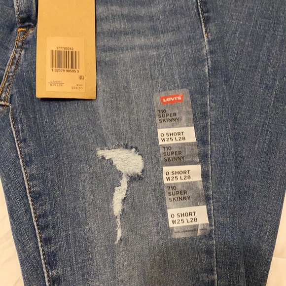 NWT Levi’s - Picture 5 of 6